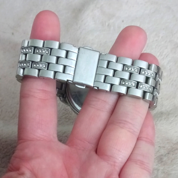 Michael Kors Watch - Picture 3 of 9